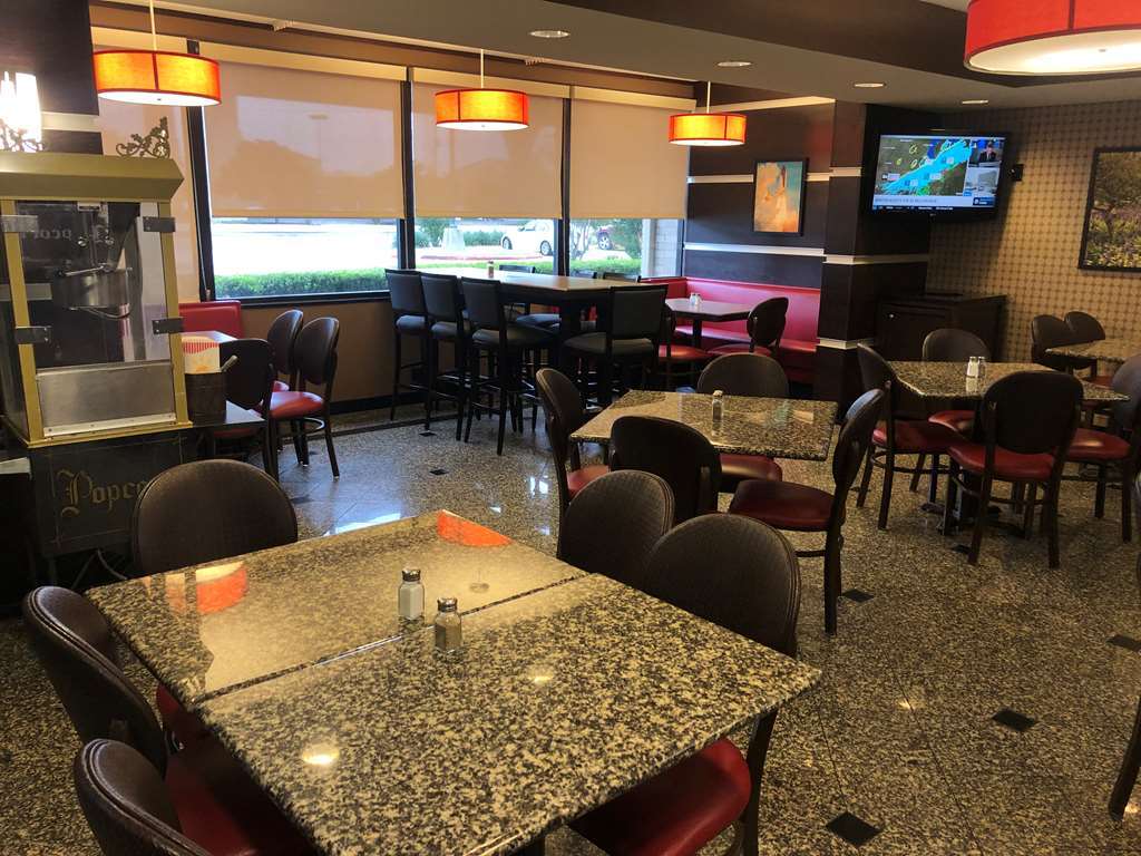 Best Western Plus Houston Energy Corridor Ресторант снимка